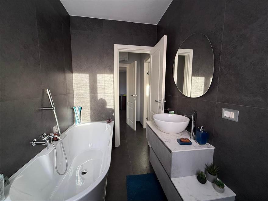 BAGNO CON VASCA