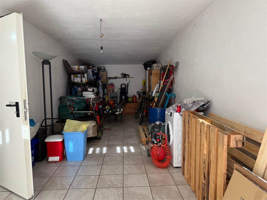 Photo 33