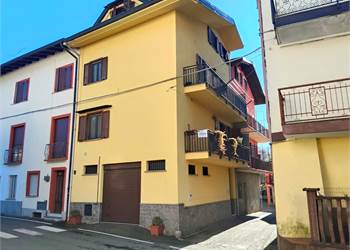 CASA SEMINDIPENDENTE A CASCINE ENEA