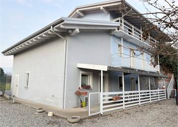 Casa indipendente a Oleggio