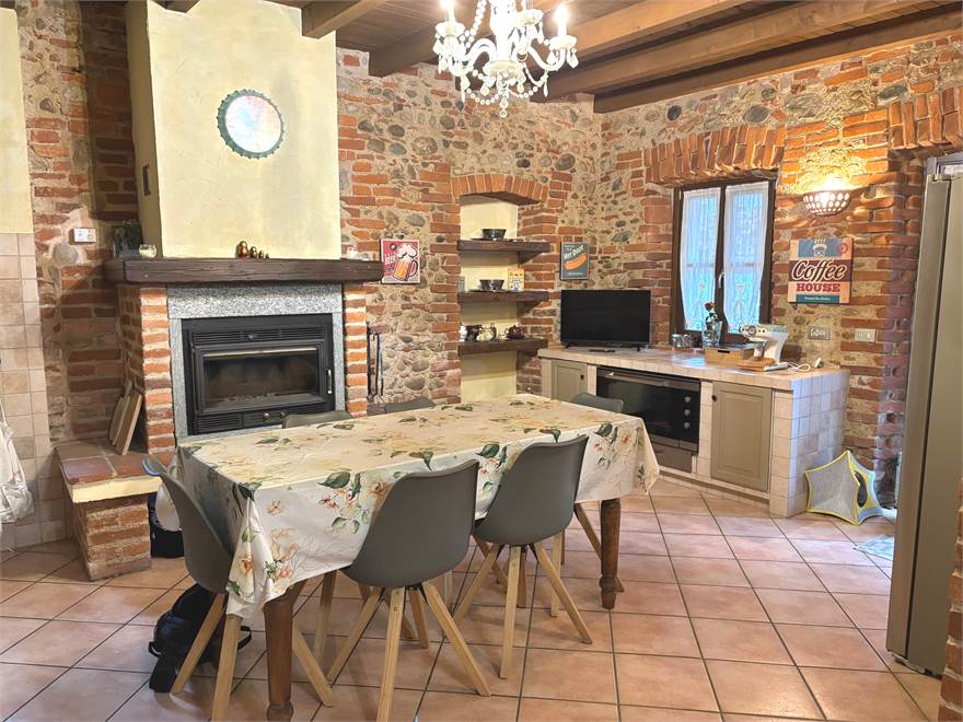 CUCINA CON CAMINO VENTILATO