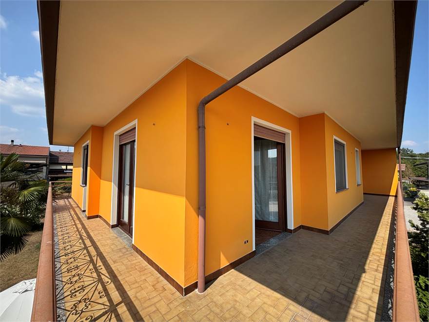 PIANO PRIMO: BALCONE