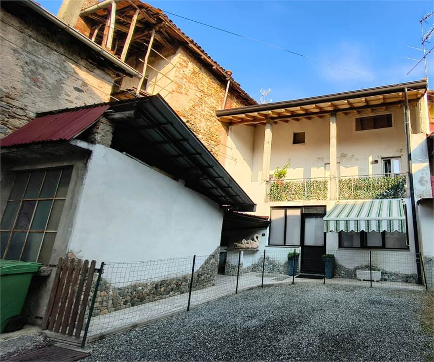 PORZIONE DI CASA